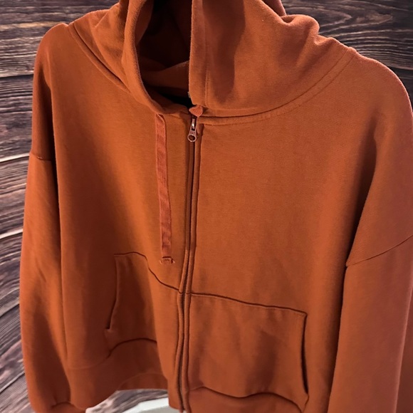 NWOT Women’s Gap Hoodie - Picture 2 of 5